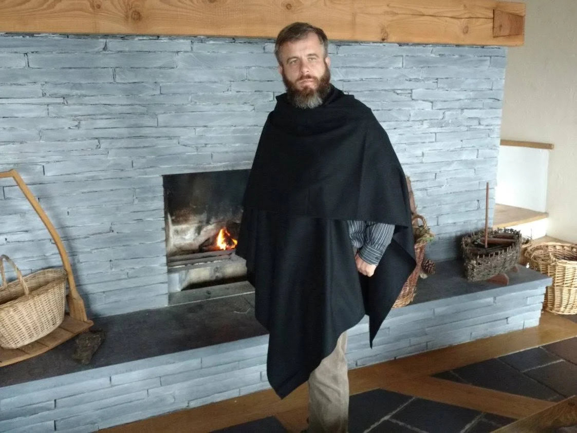 Black 100% Wool Ruana Wrap Cape V764