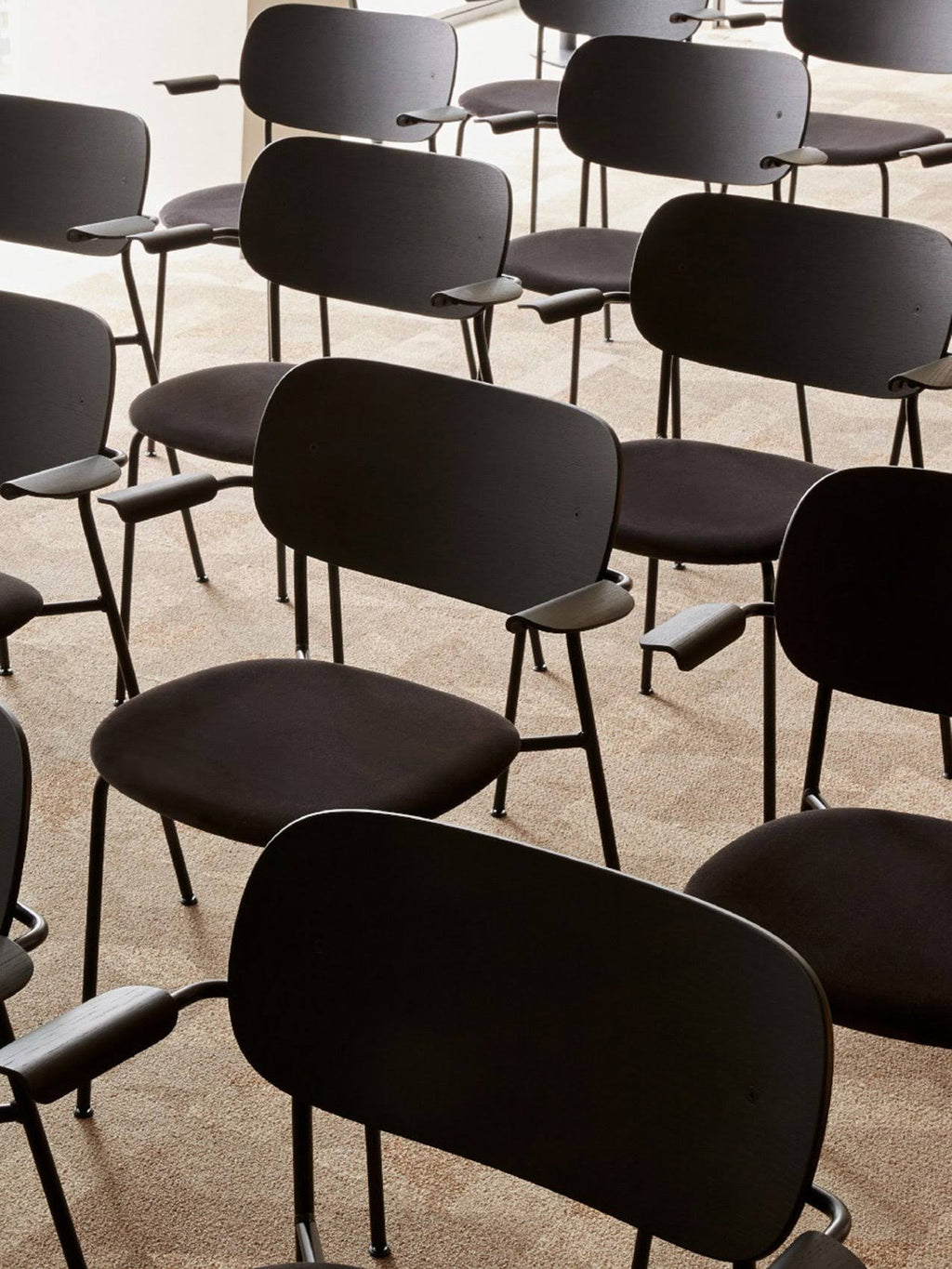 Dark Stained Oak Chair Z67377