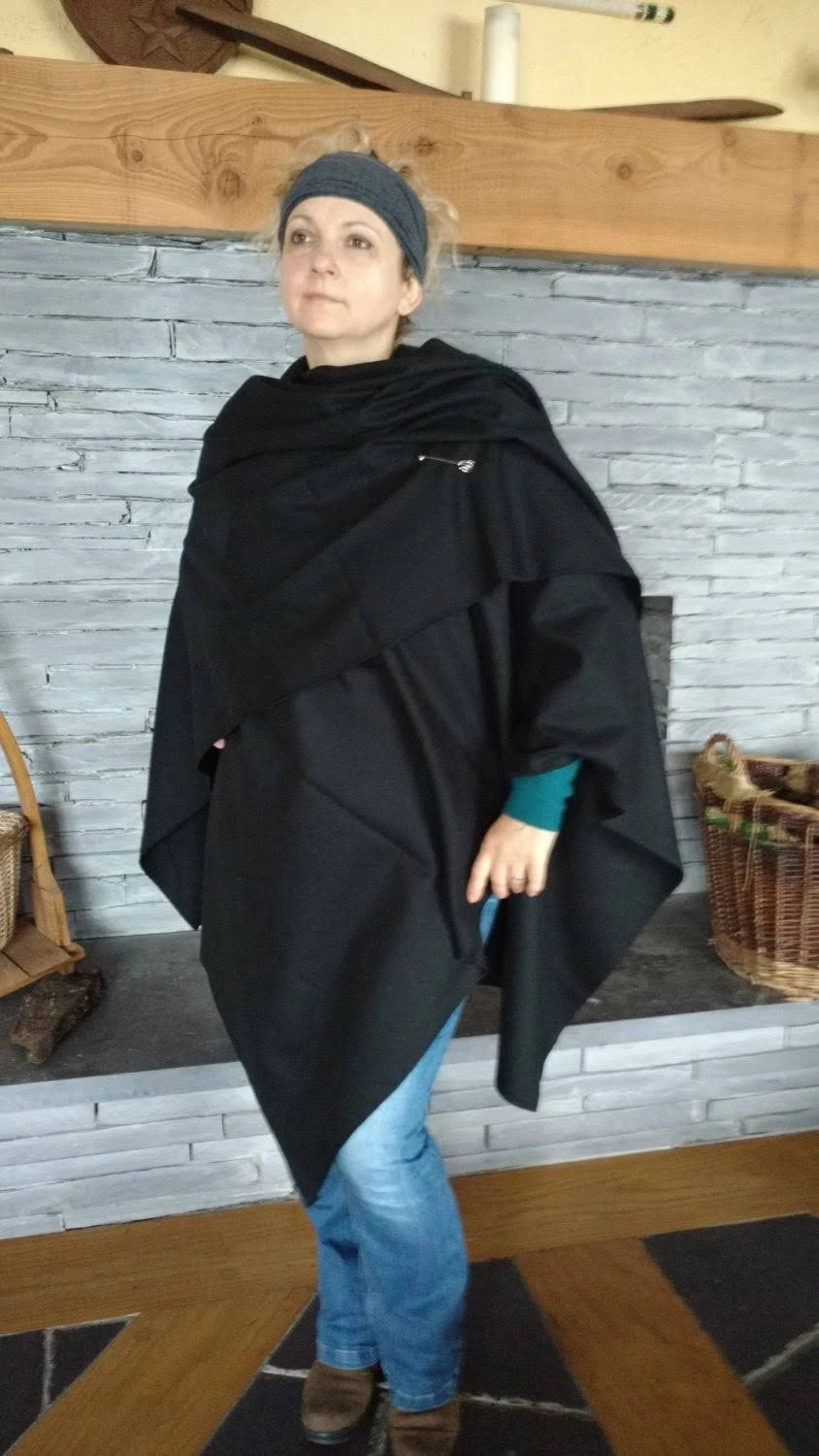 Black 100% Wool Ruana Wrap Cape V764
